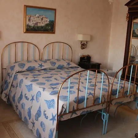 Carlo V - Queen Guest house